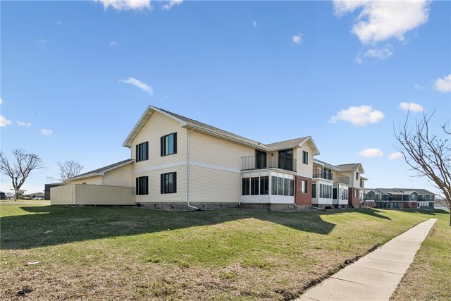 4526 Maureen Drive SE 96, Cedar Rapids, IA 52403