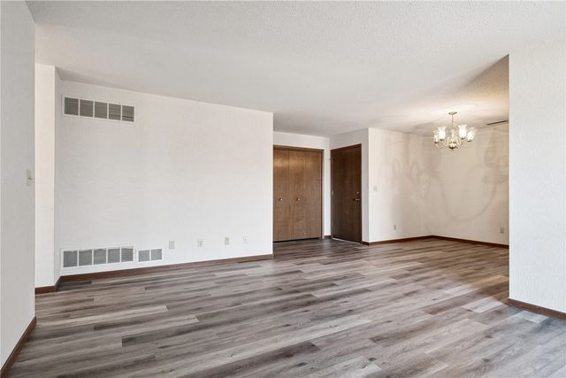 4526 Maureen Drive SE 96, Cedar Rapids, IA 52403