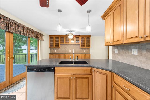 215 HANCOCK RD, North Wales, PA 19454