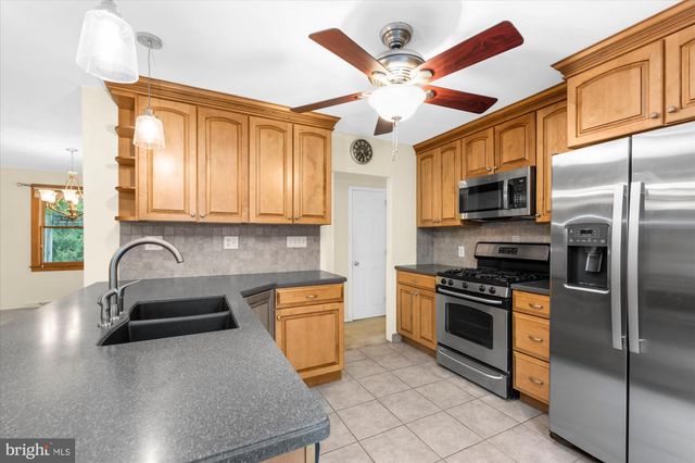 215 HANCOCK RD, North Wales, PA 19454