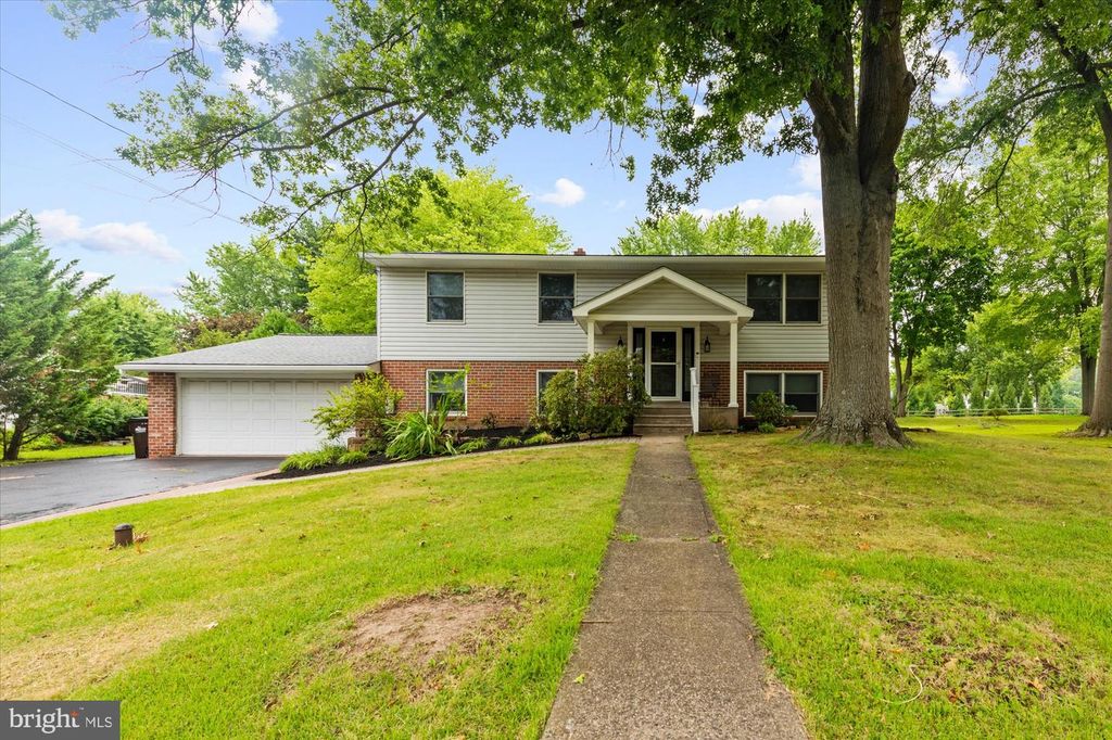 215 HANCOCK RD, North Wales, PA 19454