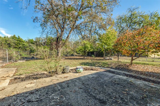 2271 Homeway Circle, Dallas, TX 75228