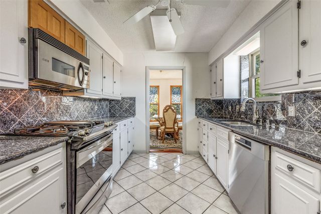 2271 Homeway Circle, Dallas, TX 75228