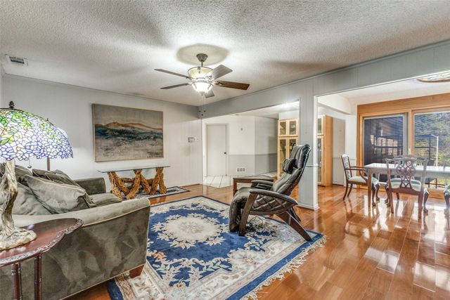 2271 Homeway Circle, Dallas, TX 75228