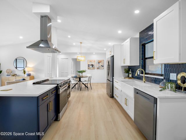 982 Pebble Avenue NE, Palm Bay, FL 32907