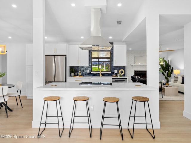 982 Pebble Avenue NE, Palm Bay, FL 32907