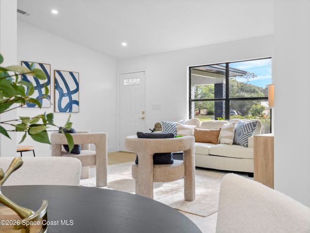 982 Pebble Avenue NE, Palm Bay, FL 32907