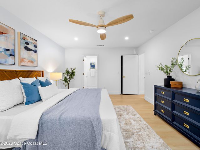 982 Pebble Avenue NE, Palm Bay, FL 32907