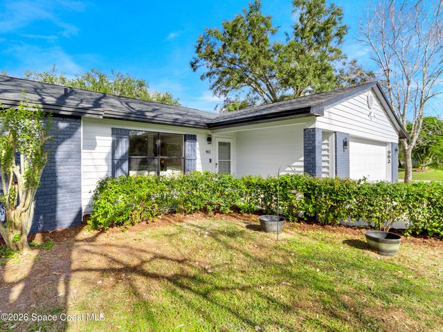 982 Pebble Avenue NE, Palm Bay, FL 32907