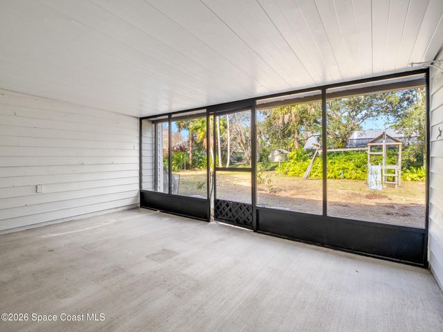 982 Pebble Avenue NE, Palm Bay, FL 32907