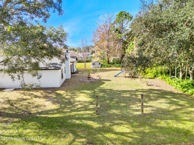 982 Pebble Avenue NE, Palm Bay, FL 32907