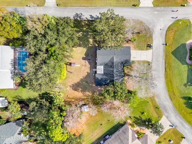 982 Pebble Avenue NE, Palm Bay, FL 32907