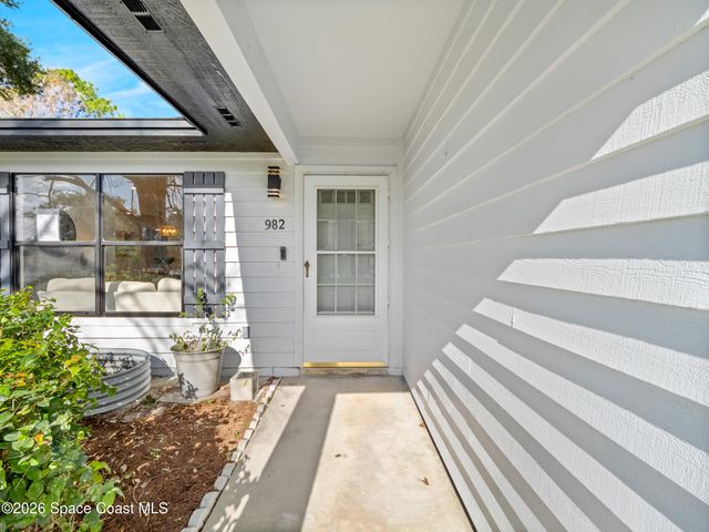982 Pebble Avenue NE, Palm Bay, FL 32907
