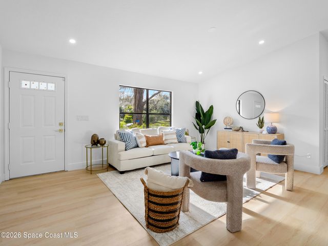 982 Pebble Avenue NE, Palm Bay, FL 32907