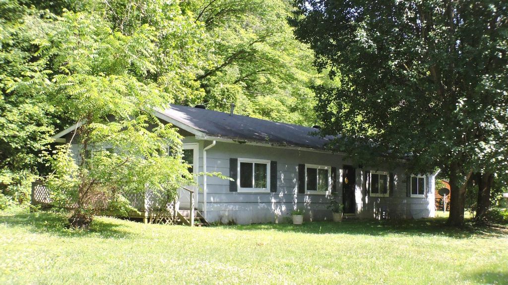 582 Clifton Road, Frenchburg, KY 40322