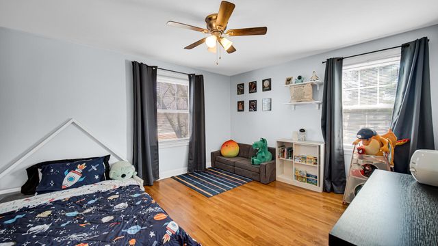 222 Beacon Place, Munster, IN 46321