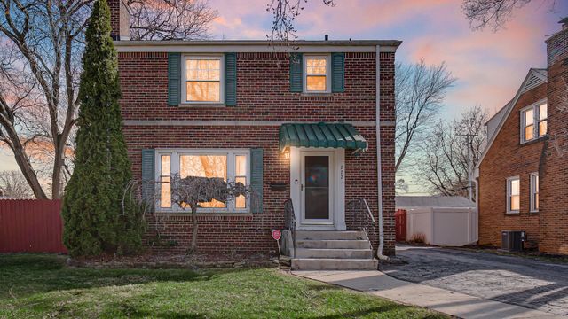 222 Beacon Place, Munster, IN 46321