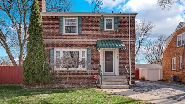 222 Beacon Place, Munster, IN 46321