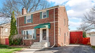222 Beacon Place, Munster, IN 46321