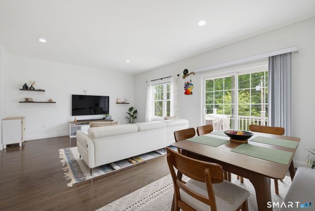11 Red Rock Lane, Manchester, CT 06042