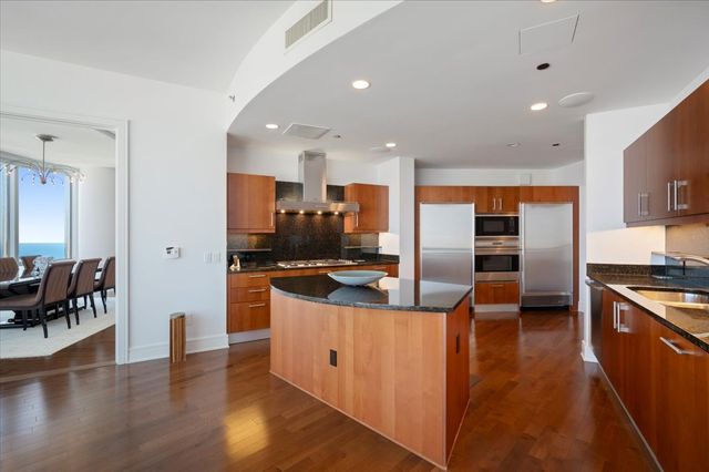 401 N Wabash Avenue 44A, Chicago, IL 60611