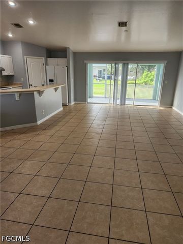 1627 S Gator CIR, Cape Coral, FL 33909