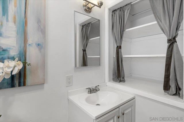 4711 Austin, San Diego, CA 92115