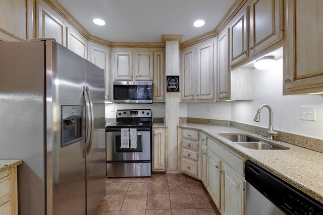 107 S Court Ave Apt 203, Memphis, TN 38103