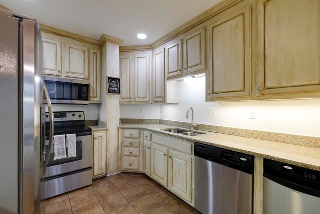 107 S Court Ave Apt 203, Memphis, TN 38103