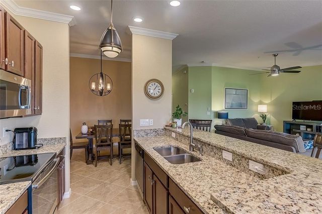 5517 PALMER CIRCLE 203, Bradenton, FL 34211