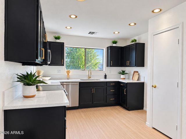 3404 S CHAPARRAL Road, Apache Junction, AZ 85119