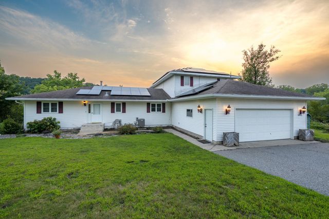 18512 568th Avenue, Mankato, MN 56001
