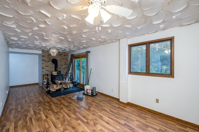 18512 568th Avenue, Mankato, MN 56001
