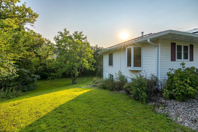 18512 568th Avenue, Mankato, MN 56001