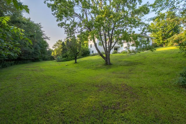 18512 568th Avenue, Mankato, MN 56001