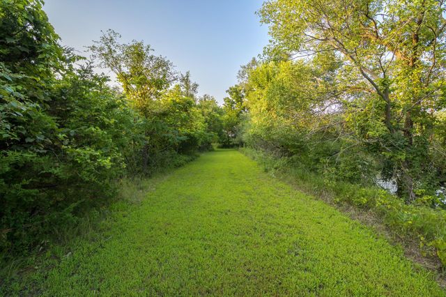 18512 568th Avenue, Mankato, MN 56001