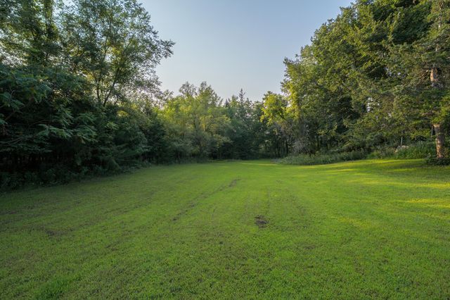 18512 568th Avenue, Mankato, MN 56001