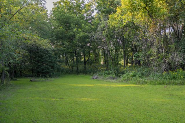18512 568th Avenue, Mankato, MN 56001