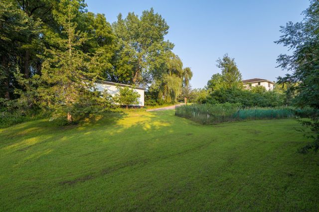 18512 568th Avenue, Mankato, MN 56001