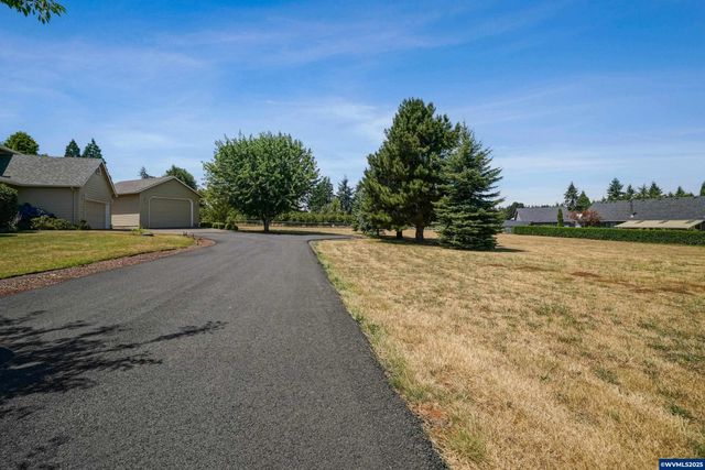 4645 Stauber Ln SE, Salem, OR 97317
