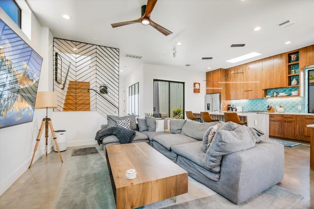 1100 Brass ST 1, Austin, TX 78702