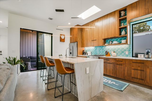 1100 Brass ST 1, Austin, TX 78702