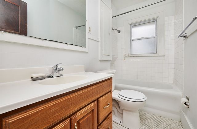 3511 49th Street, Des Moines, IA 50310