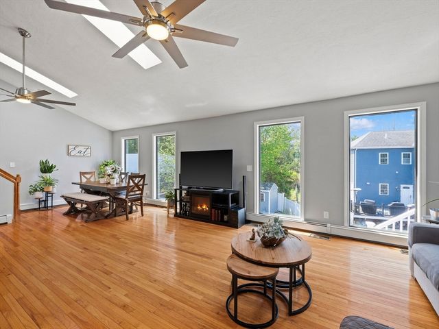 5 Bradford Ter, Saugus, MA 01906