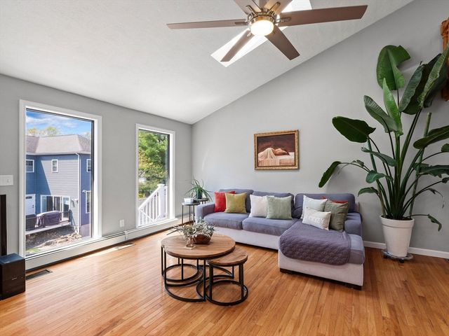 5 Bradford Ter, Saugus, MA 01906