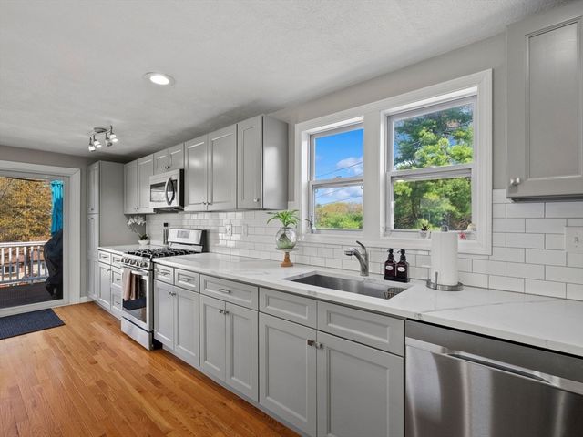 5 Bradford Ter, Saugus, MA 01906