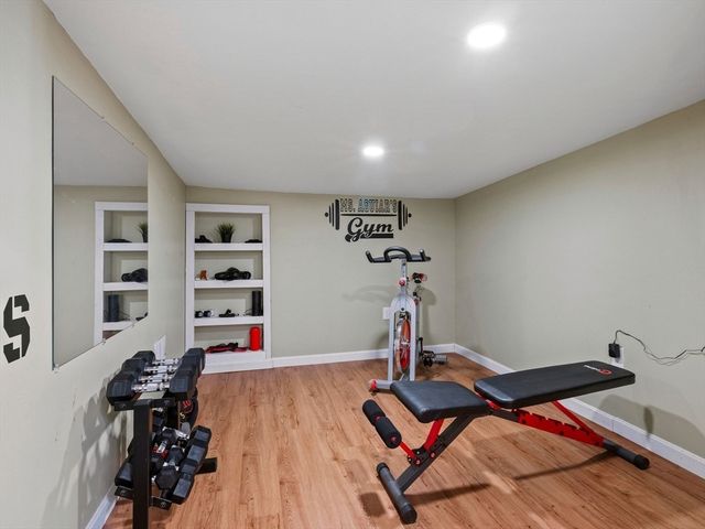5 Bradford Ter, Saugus, MA 01906