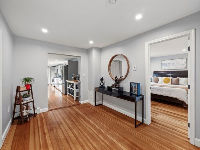 5 Bradford Ter, Saugus, MA 01906