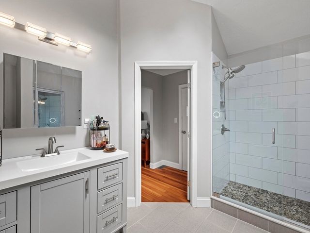 5 Bradford Ter, Saugus, MA 01906