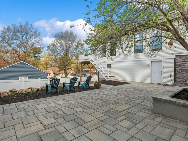 5 Bradford Ter, Saugus, MA 01906